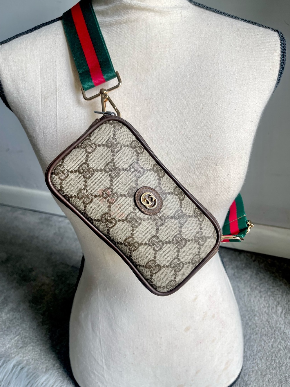 Verified authentic Gucci vintage web sherry line crossbody bag